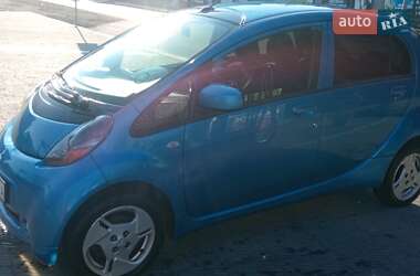 Хэтчбек Mitsubishi i-MiEV 2011 в 