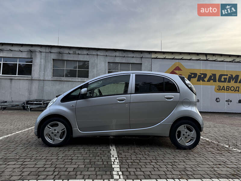 Хэтчбек Mitsubishi i-MiEV 2015 в Луцке