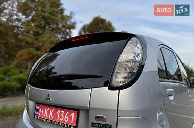 Хэтчбек Mitsubishi i-MiEV 2015 в 