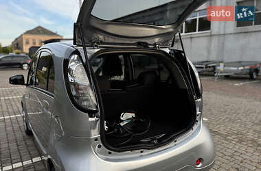Хэтчбек Mitsubishi i-MiEV 2015 в 