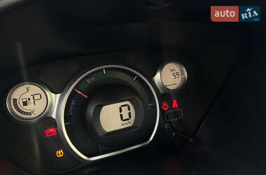 Хэтчбек Mitsubishi i-MiEV 2015 в 