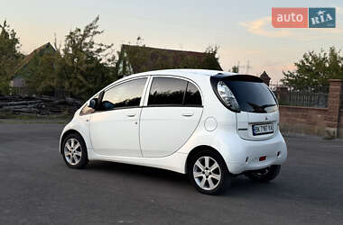 Хэтчбек Mitsubishi i-MiEV 2011 в 