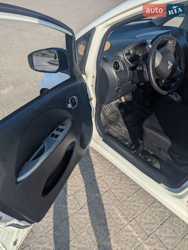 Хэтчбек Mitsubishi i-MiEV 2011 в Ивано-Франковске фото 12 Хэтчбек Mitsubishi i-MiEV 2011 в Ивано-Франковске