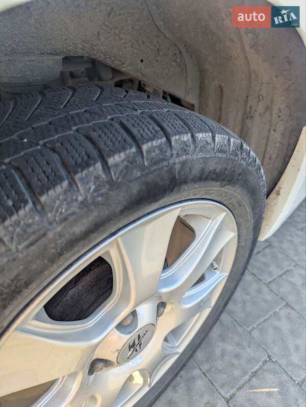 Хэтчбек Mitsubishi i-MiEV 2011 в Ивано-Франковске фото 21 Хэтчбек Mitsubishi i-MiEV 2011 в Ивано-Франковске