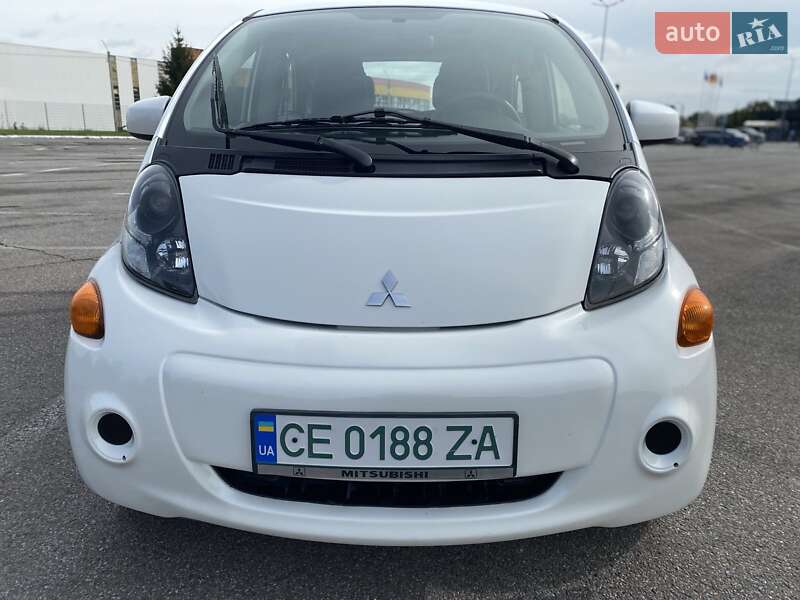 Хэтчбек Mitsubishi i-MiEV 2012 в 