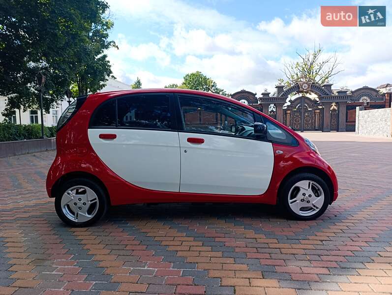 Хэтчбек Mitsubishi i-MiEV 2011 в Звягеле