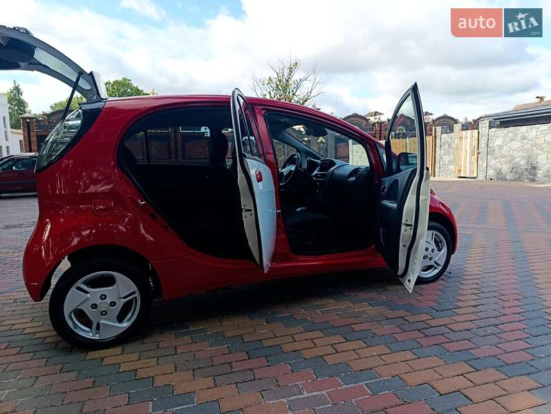 Хэтчбек Mitsubishi i-MiEV 2011 в Звягеле