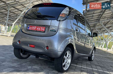 Хэтчбек Mitsubishi i-MiEV 2011 в 