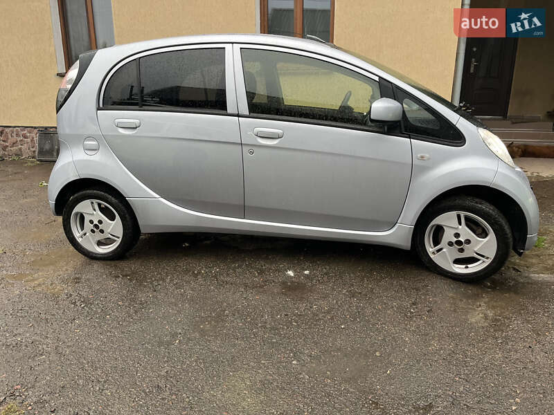 Хэтчбек Mitsubishi i-MiEV 2013 в Львове