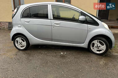 Хэтчбек Mitsubishi i-MiEV 2013 в 