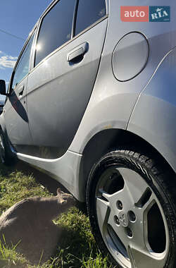 Хэтчбек Mitsubishi i-MiEV 2011 в 