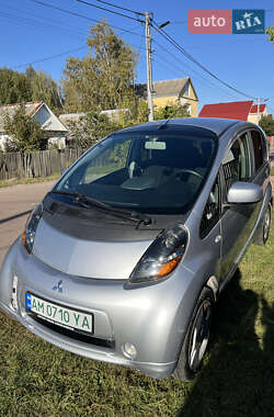 Хэтчбек Mitsubishi i-MiEV 2011 в 