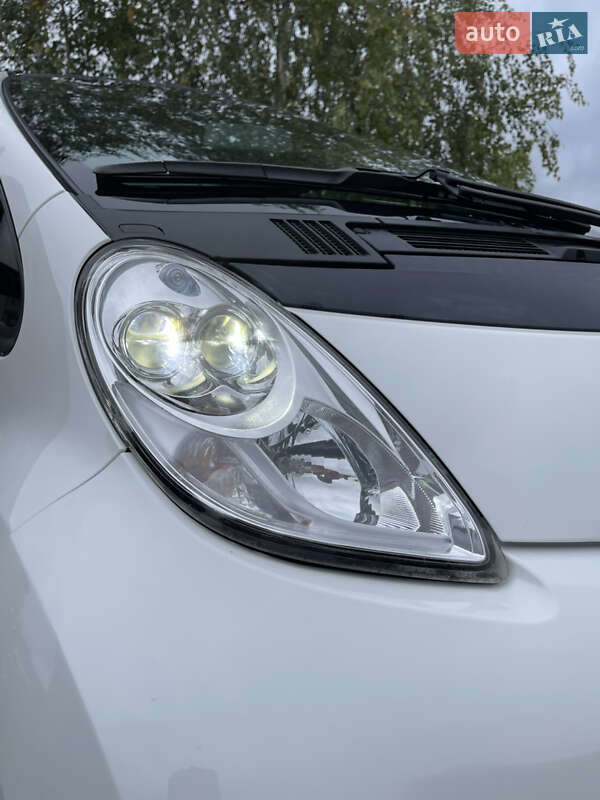 Хэтчбек Mitsubishi i-MiEV 2015 в Днепре