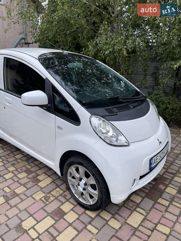 Хэтчбек Mitsubishi i-MiEV 2015 в Днепре