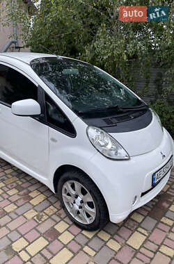 Хэтчбек Mitsubishi i-MiEV 2015 в 