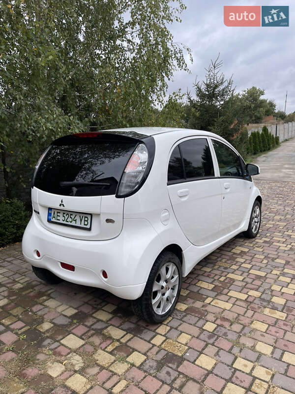 Хэтчбек Mitsubishi i-MiEV 2015 в Днепре
