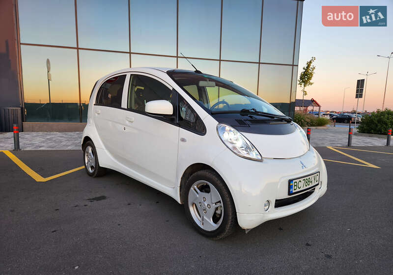 Хетчбек Mitsubishi i-MiEV 2016 в 