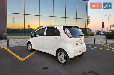 Хетчбек Mitsubishi i-MiEV 2016 в 