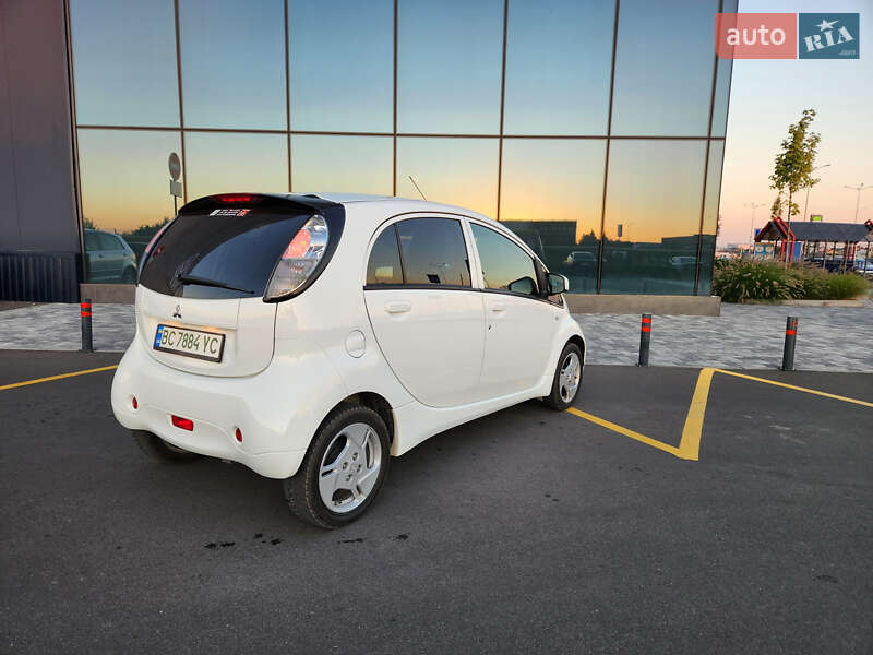 Хэтчбек Mitsubishi i-MiEV 2016 в Львове