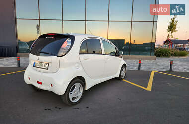 Хетчбек Mitsubishi i-MiEV 2016 в 