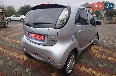 Хэтчбек Mitsubishi i-MiEV 2014 в 