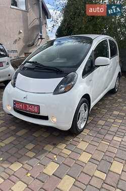 Хэтчбек Mitsubishi i-MiEV 2011 в 