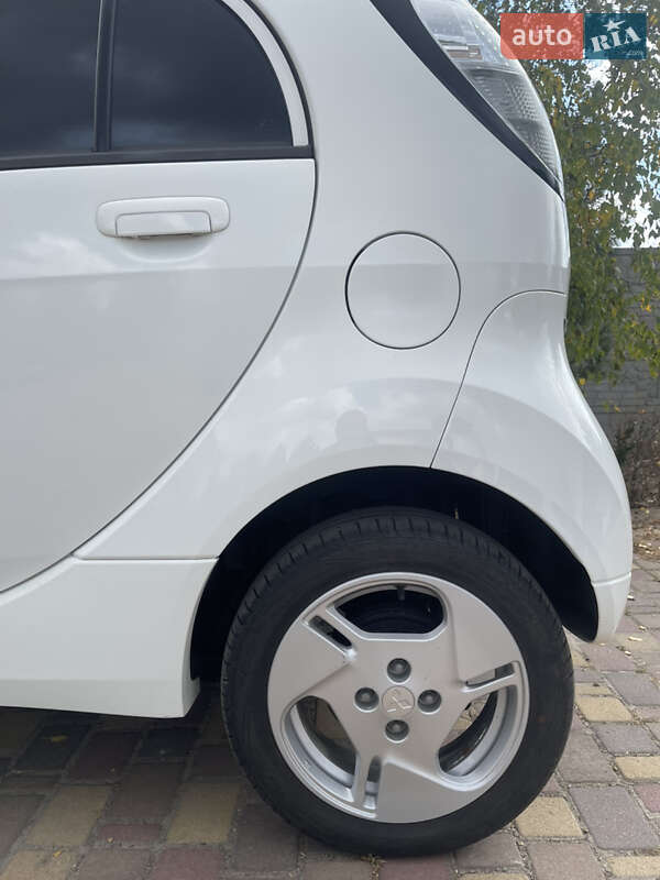 Хэтчбек Mitsubishi i-MiEV 2011 в Днепре