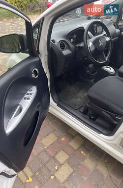 Хэтчбек Mitsubishi i-MiEV 2011 в 