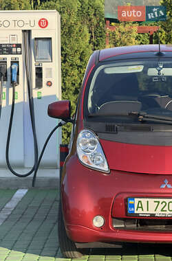 Хетчбек Mitsubishi i-MiEV 2015 в 