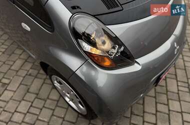 Хэтчбек Mitsubishi i-MiEV 2011 в 