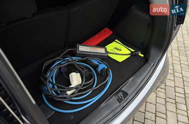 Хэтчбек Mitsubishi i-MiEV 2011 в 