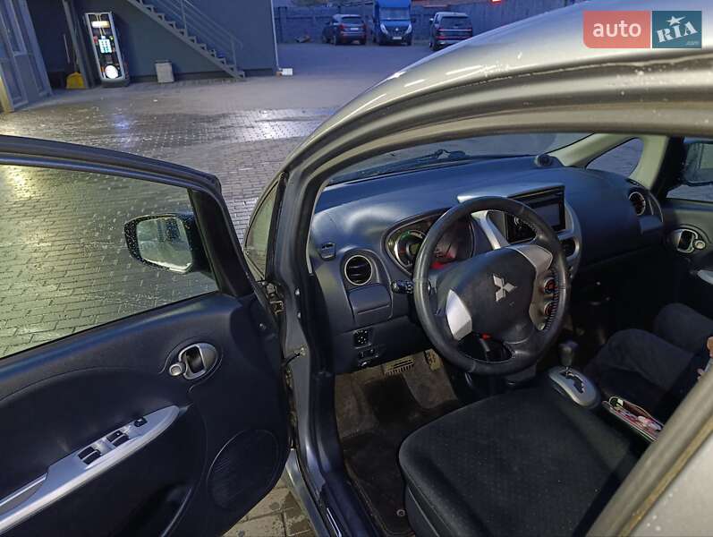 Хэтчбек Mitsubishi i-MiEV 2011 в Киверцах