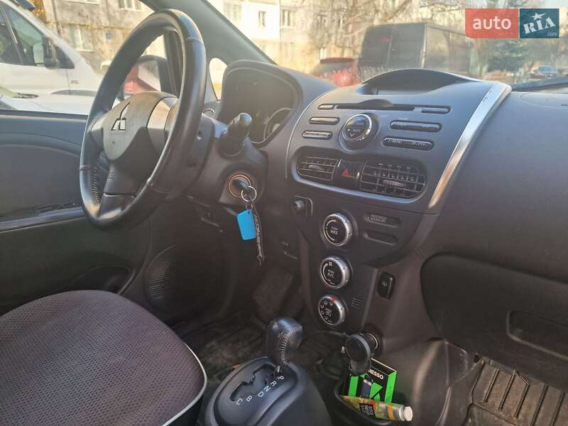Хэтчбек Mitsubishi i-MiEV 2012 в Ивано-Франковске