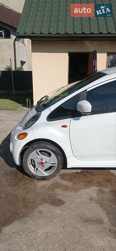 Хэтчбек Mitsubishi i-MiEV 2012 в Черновцах фото 6 Хэтчбек Mitsubishi i-MiEV 2012 в Черновцах