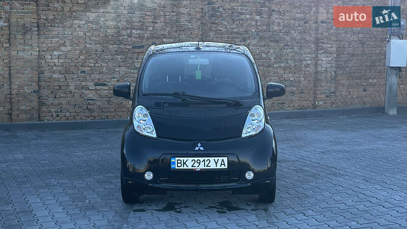 Хэтчбек Mitsubishi i-MiEV 2015 в Дубно