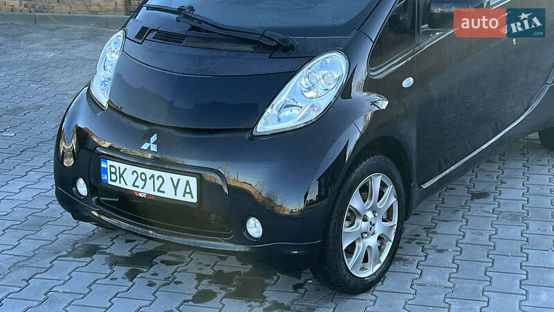 Хэтчбек Mitsubishi i-MiEV 2015 в Дубно