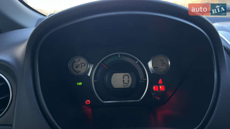 Хэтчбек Mitsubishi i-MiEV 2015 в Дубно