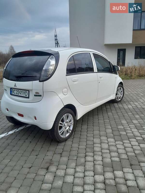 Хэтчбек Mitsubishi i-MiEV 2012 в Львове