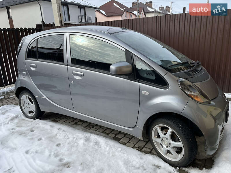 Mitsubishi i-MiEV 2011 Mitsubishi i-MiEV 2011