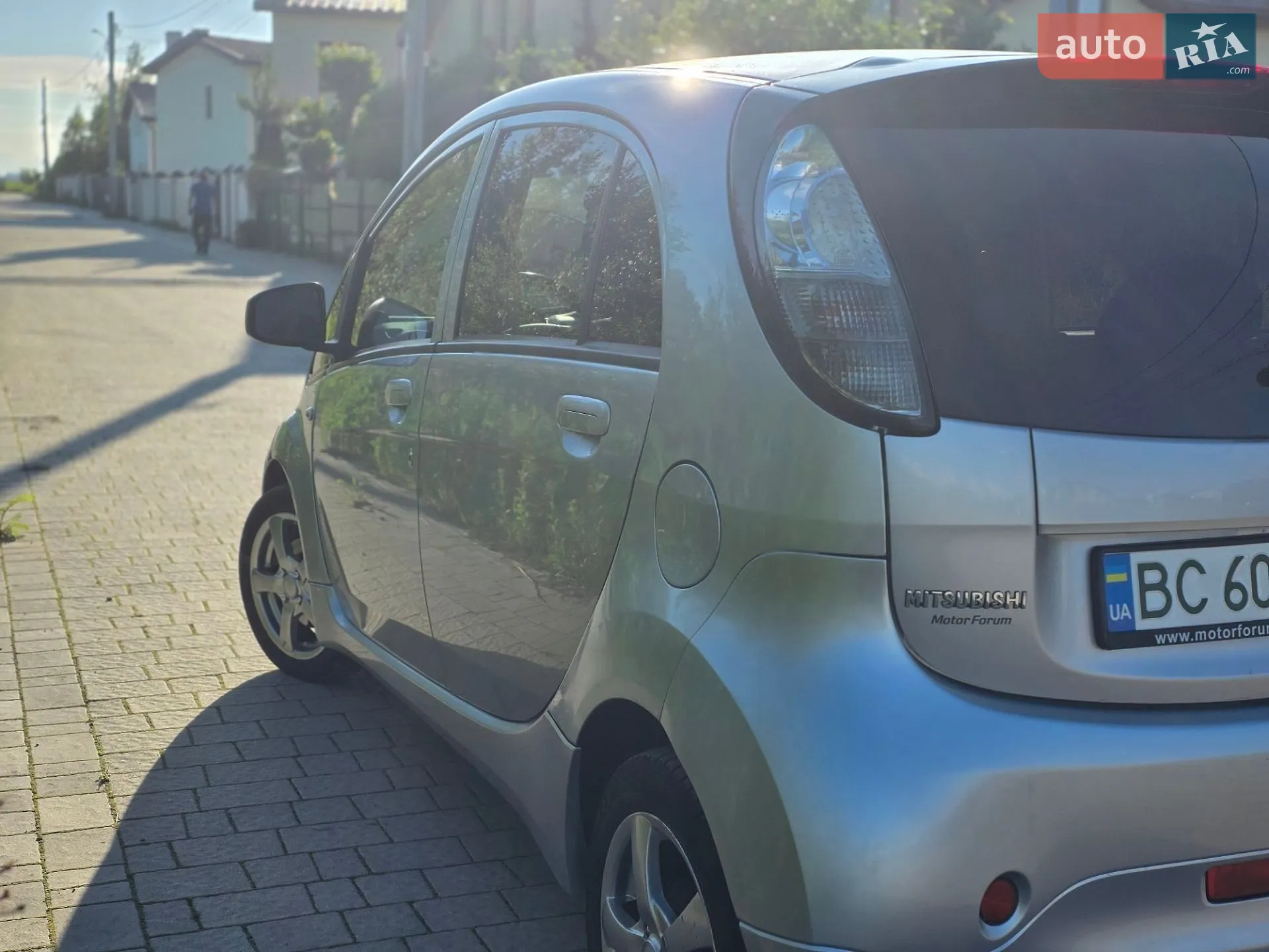 2011 Mitsubishi i-MiEV - мініатюра 18