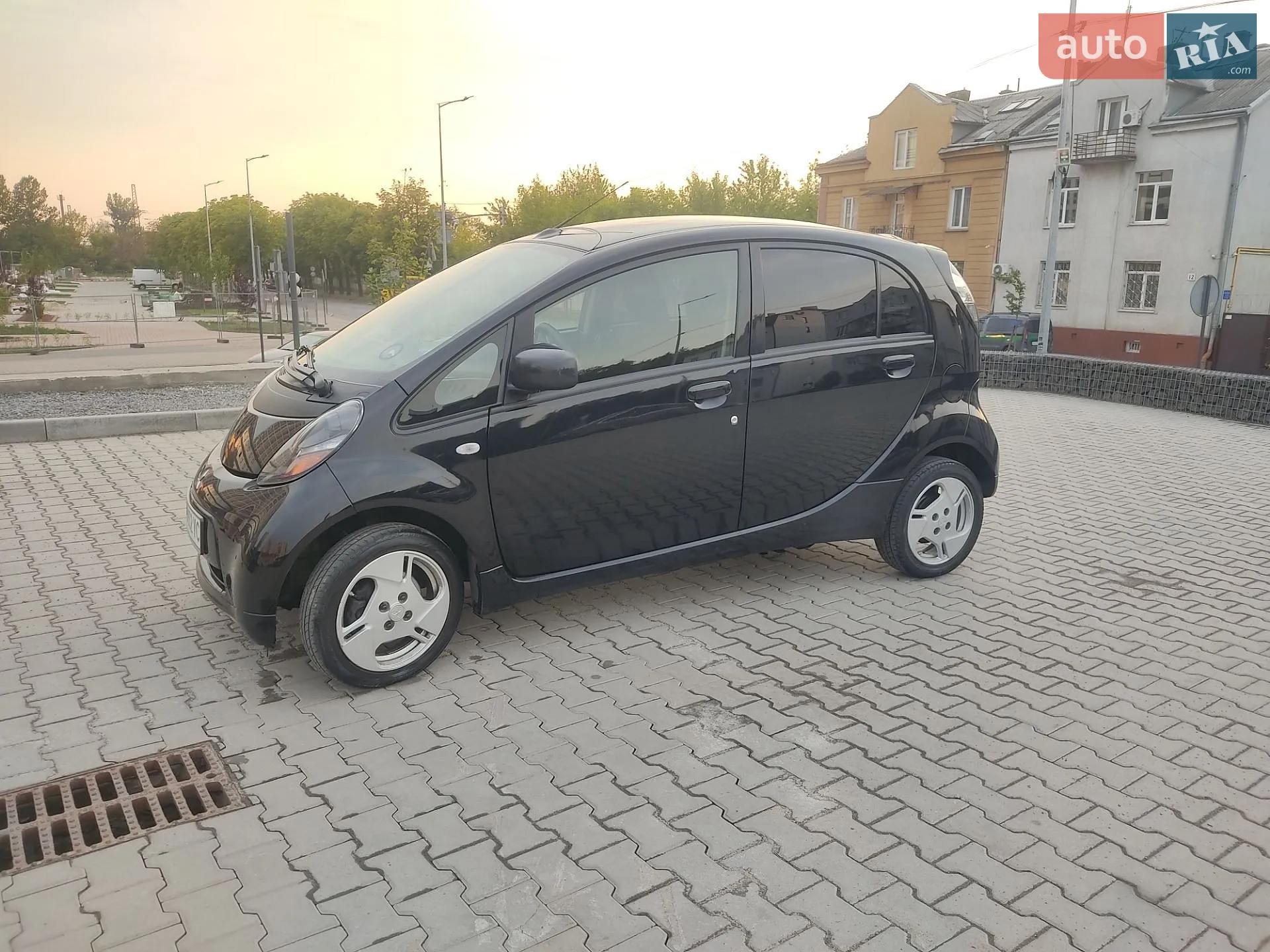 2011 Mitsubishi i-MiEV - мініатюра 3