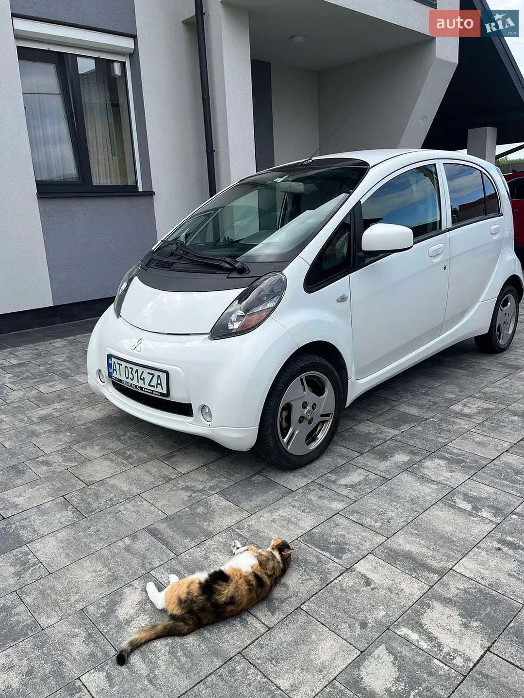2011 Mitsubishi i-MiEV - мініатюра 3