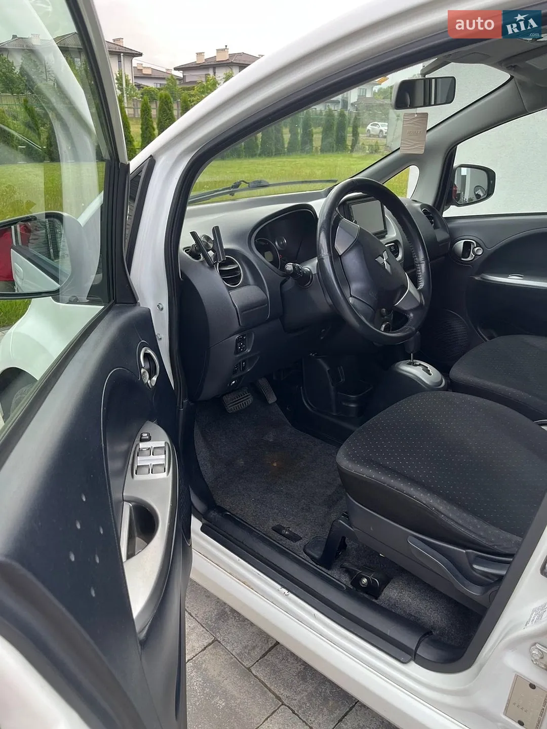 2011 Mitsubishi i-MiEV - мініатюра 18