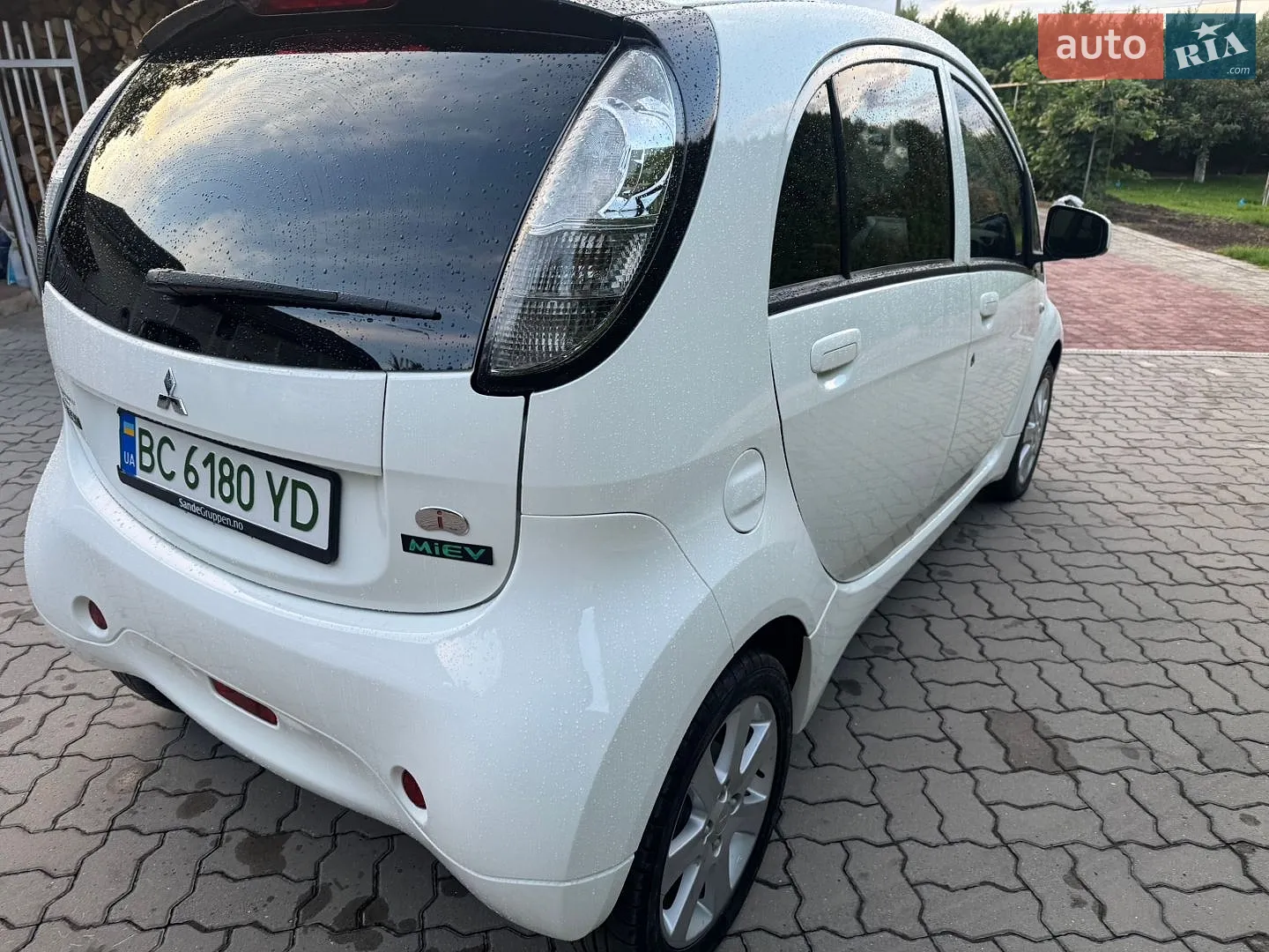 2010 Mitsubishi i-MiEV - мініатюра 4