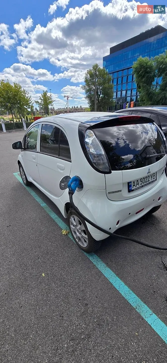 2015 Mitsubishi i-MiEV - мініатюра 9