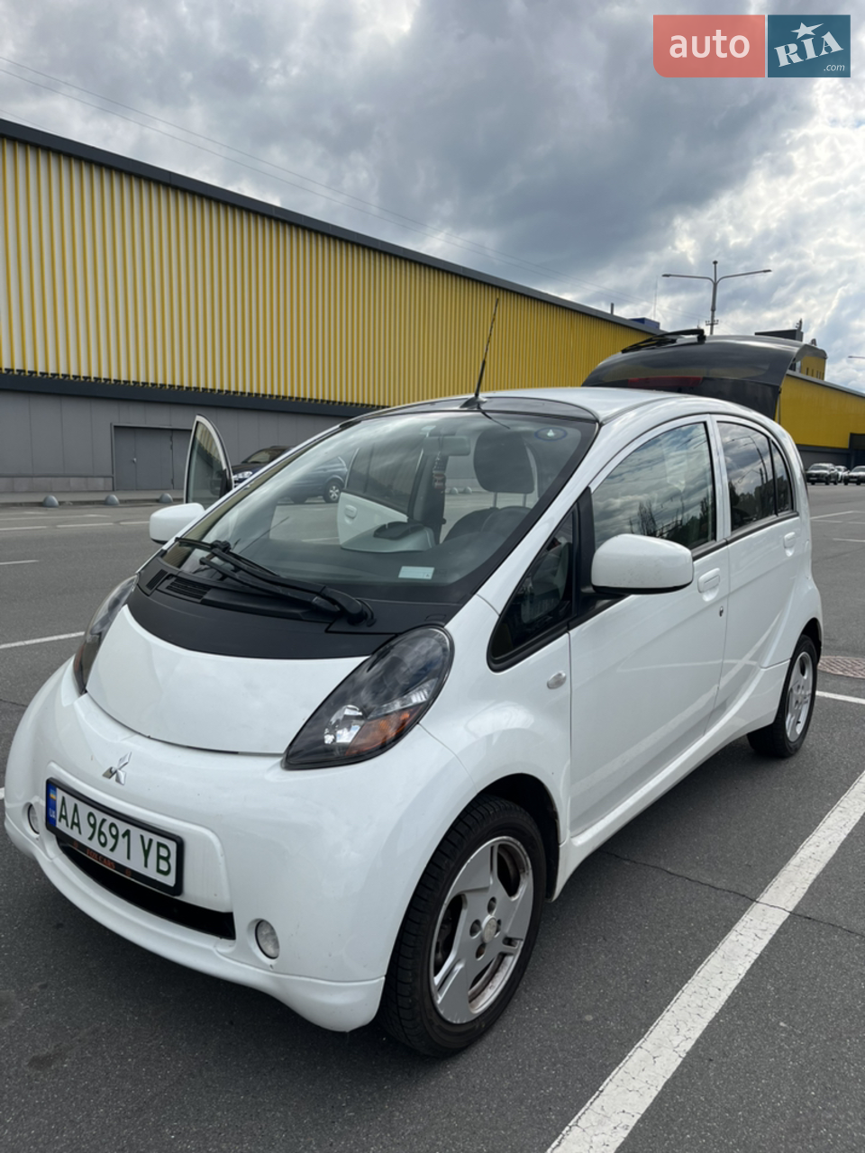 2010 Mitsubishi i-MiEV - мініатюра 23