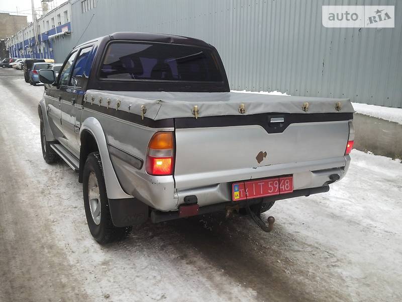 Седан Mitsubishi L 200 2003 в Киеве