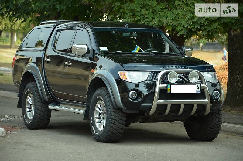 Внедорожник / Кроссовер Mitsubishi L 200 2008 в Кривом Роге