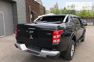 Внедорожник / Кроссовер Mitsubishi L 200 2017 в Киеве