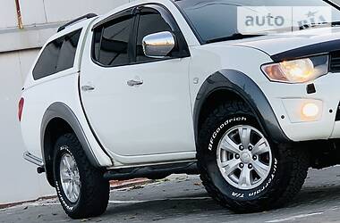 Внедорожник / Кроссовер Mitsubishi L 200 2012 в Одессе